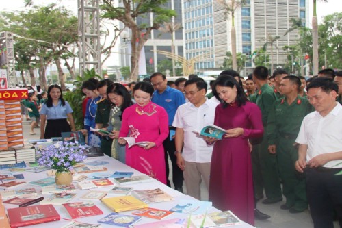 Lan tỏa tri thức – Khơi nguồn tương lai từ Ngày Sách và  Văn hóa đọc Việt Nam