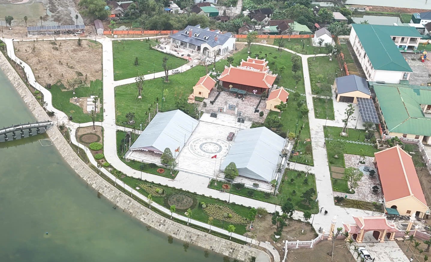 Di tích quốc gia Mộ và Đền thờ Lê Đức Tuy đón khách sau tu bổ  - ảnh 1